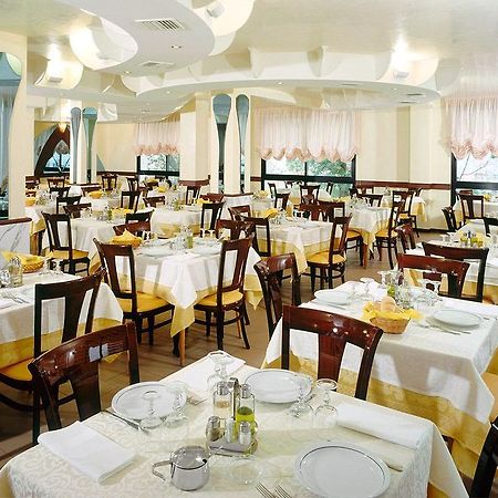 Hotel Aragosta Rimini Exterior foto