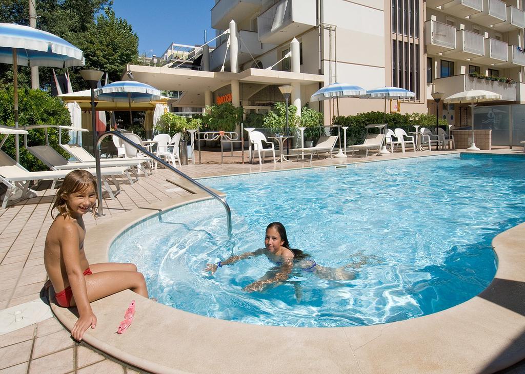 Hotel Aragosta Rimini Exterior foto