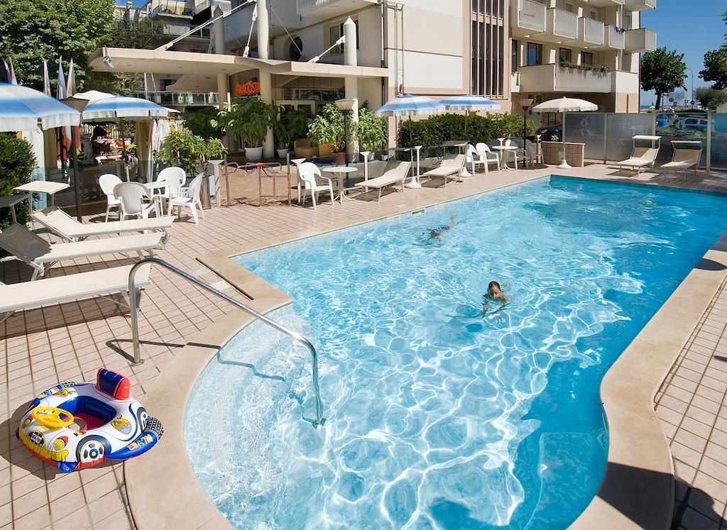 Hotel Aragosta Rimini Exterior foto